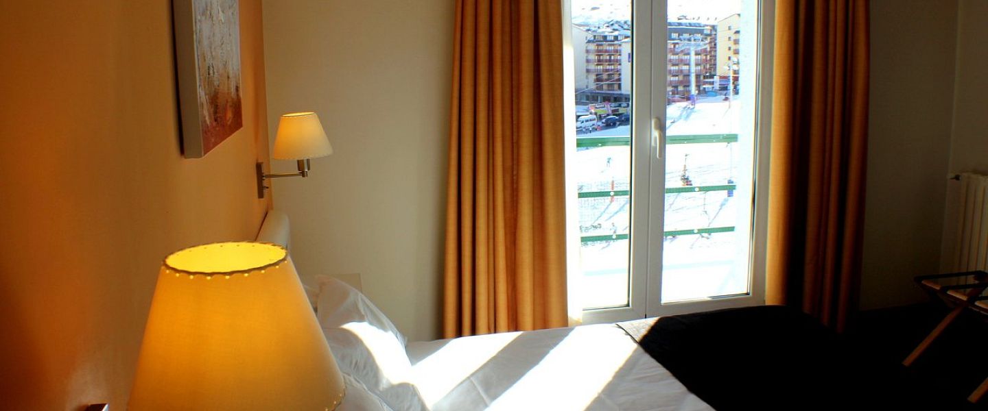 Habitación doble con vistas a las pistas