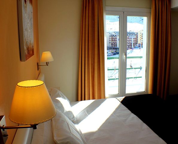 Habitación doble con vistas a las pistas