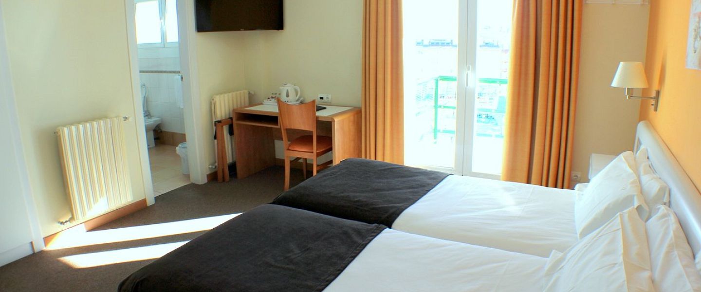 Habitación triple con vistas a las pistas